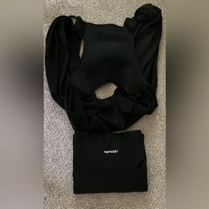 Momcozy wrap carrier